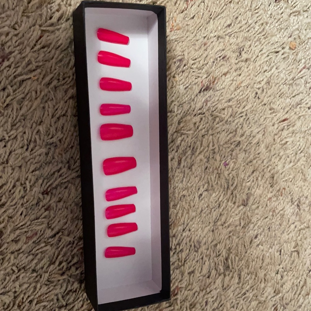 Fake press on nails